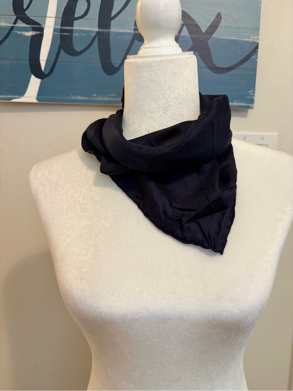 Vintage-Classic Navy Silk Bandana Scarf for Women- vintage made in Italy